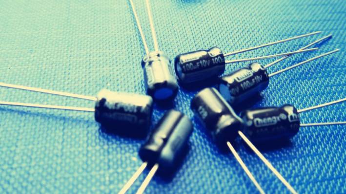 直流穩(wěn)壓電源電容器損壞中故障處置方案