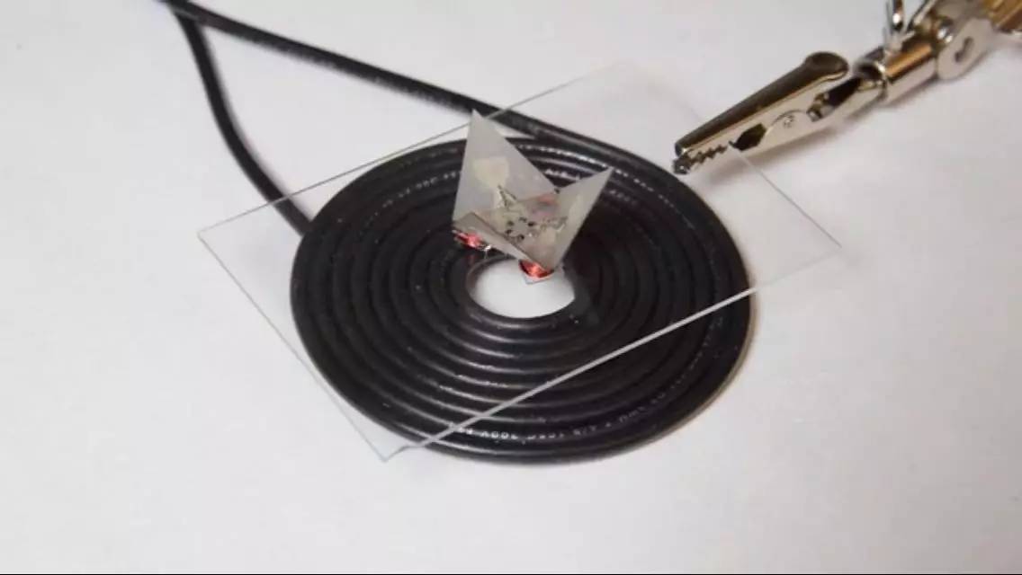 磁場(chǎng)無線控制無需充電機(jī)充電蓄電池即可