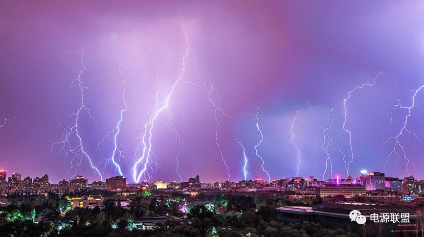 蓄電池充電機防雷設(shè)計解決方案