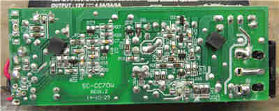 詳細記錄：拆解一款12V直流穩壓電源適配器的全程