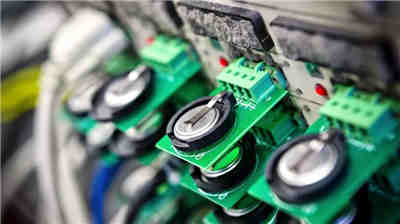 安全性超高的鋅電池技術可以與充電機充電鋰電池形成競爭關系嗎？