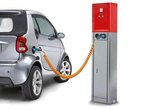 "智慧路燈+充電機充電樁"上崗為汽車充電 還提供免費WiFi "智慧路燈+充電機充電樁"上崗為汽車充電 還提供免費WiFi