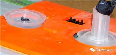 BMW與Tesla設計的智能充電機充電蓄電池系統哪家更強？