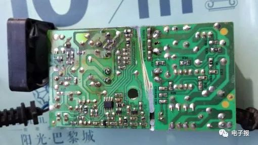 組合電路板法快速修理電動車蓄電池充電機的技巧